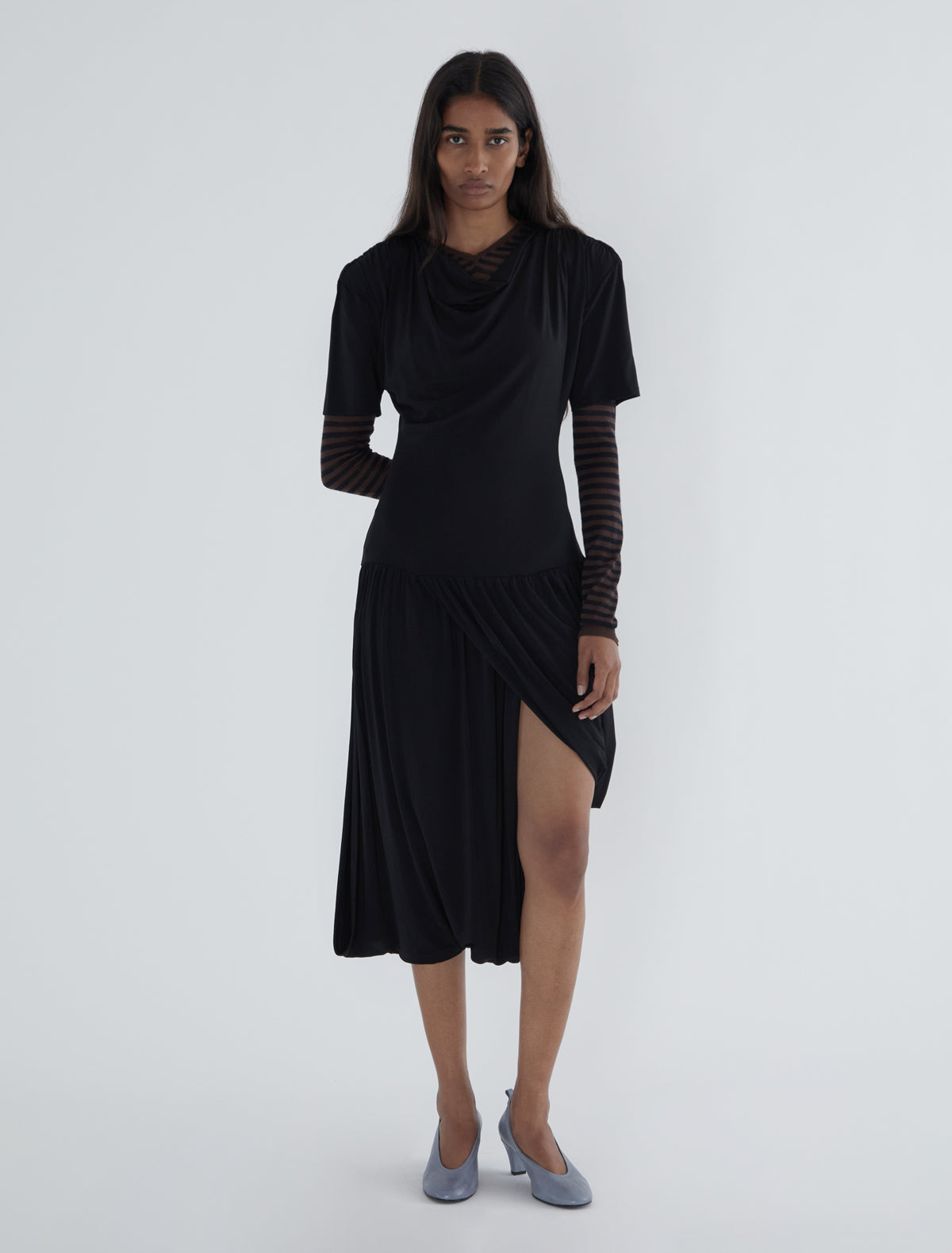 LIBTIS-Short-sleeve dress with a draped neckline and gathered