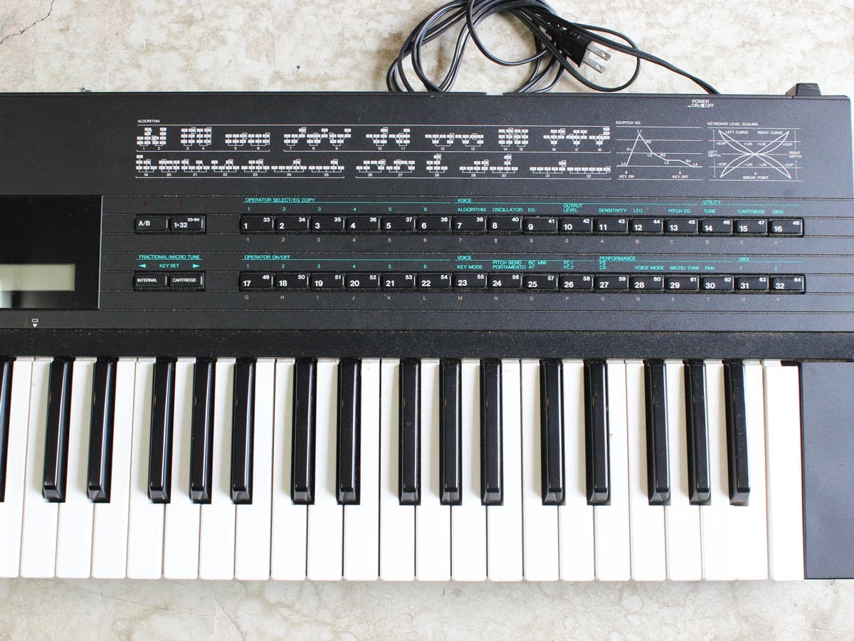 中古・ジャンク】YAMAHA DX7 シンセサイザー ヤマハ 61鍵 - 神奈川県の