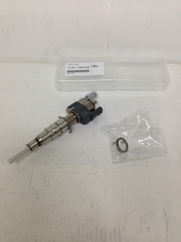 BMW 320i（E90）インジェクター 13531375048 13537564751