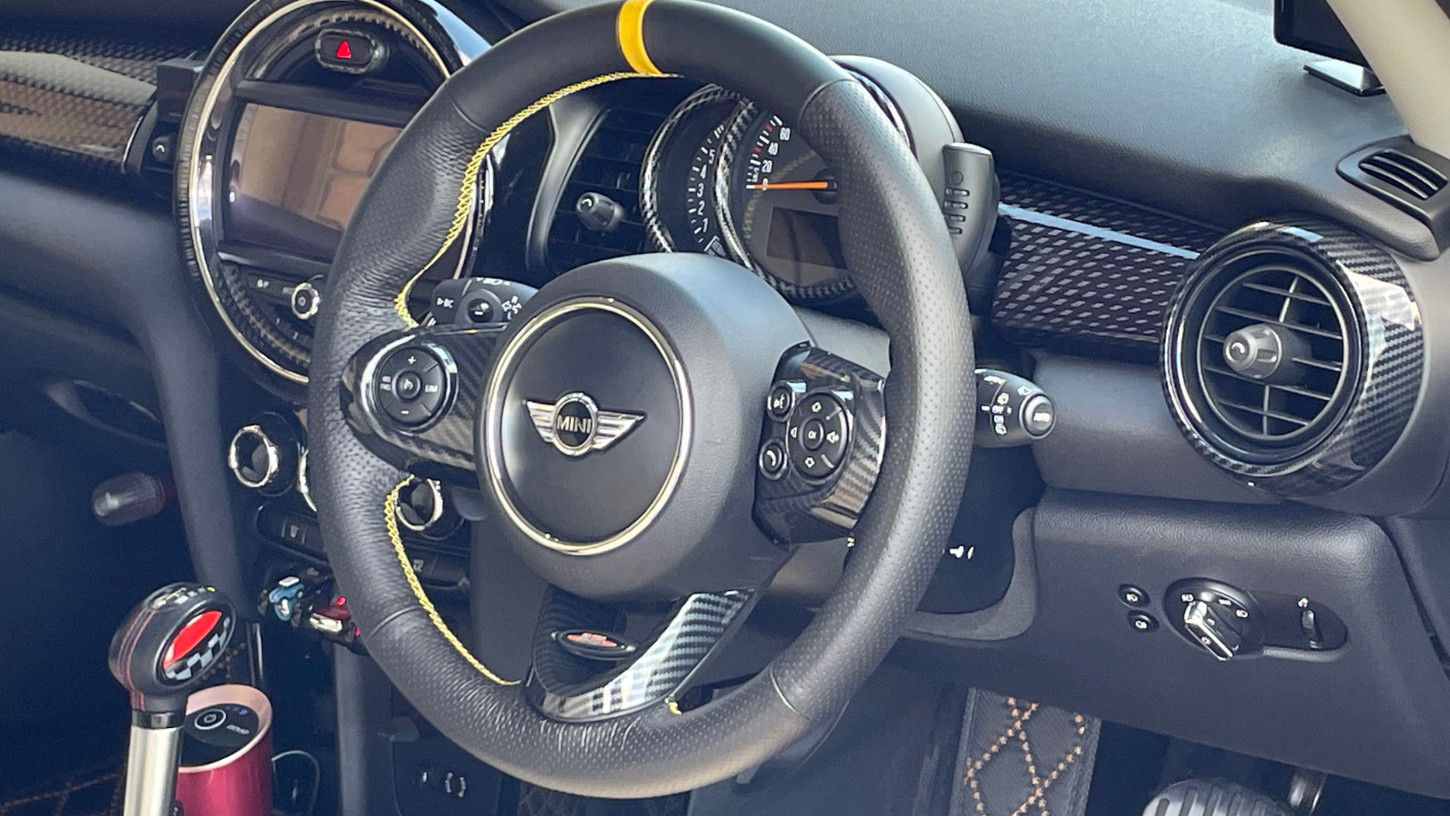 MINI COOPER S】F56 ステアリングカバー取付 | MINI GARAGE PARADOX