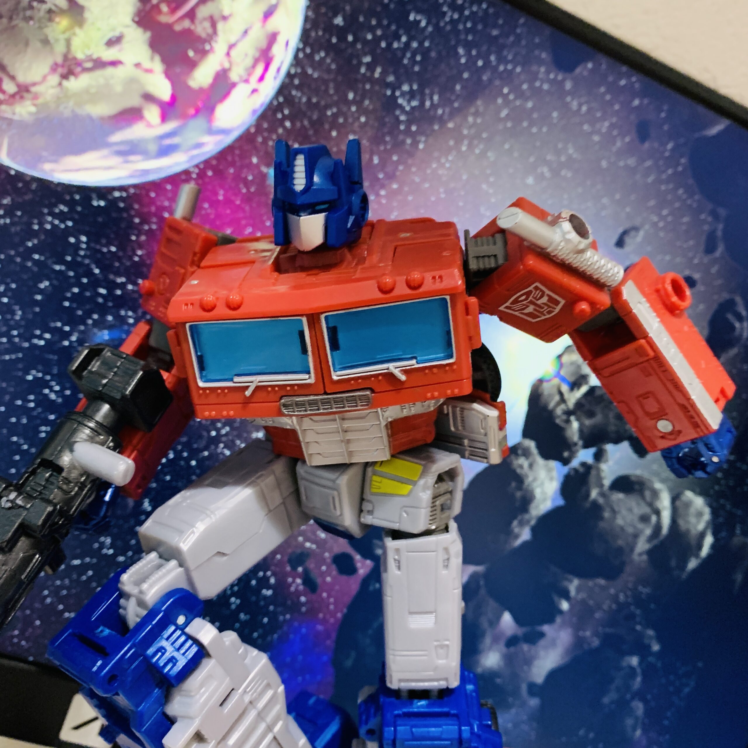 トランスフォーマーアースライズ オプティマスプライム KD-19の玩具