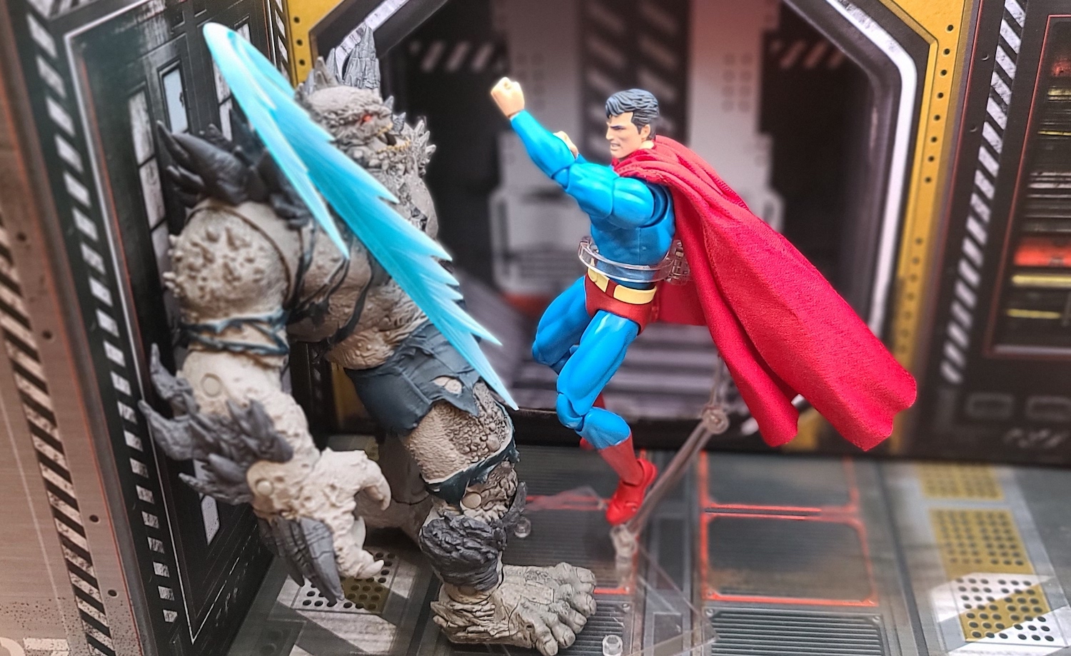 Action Figure Review: Mafex Hush Superman |