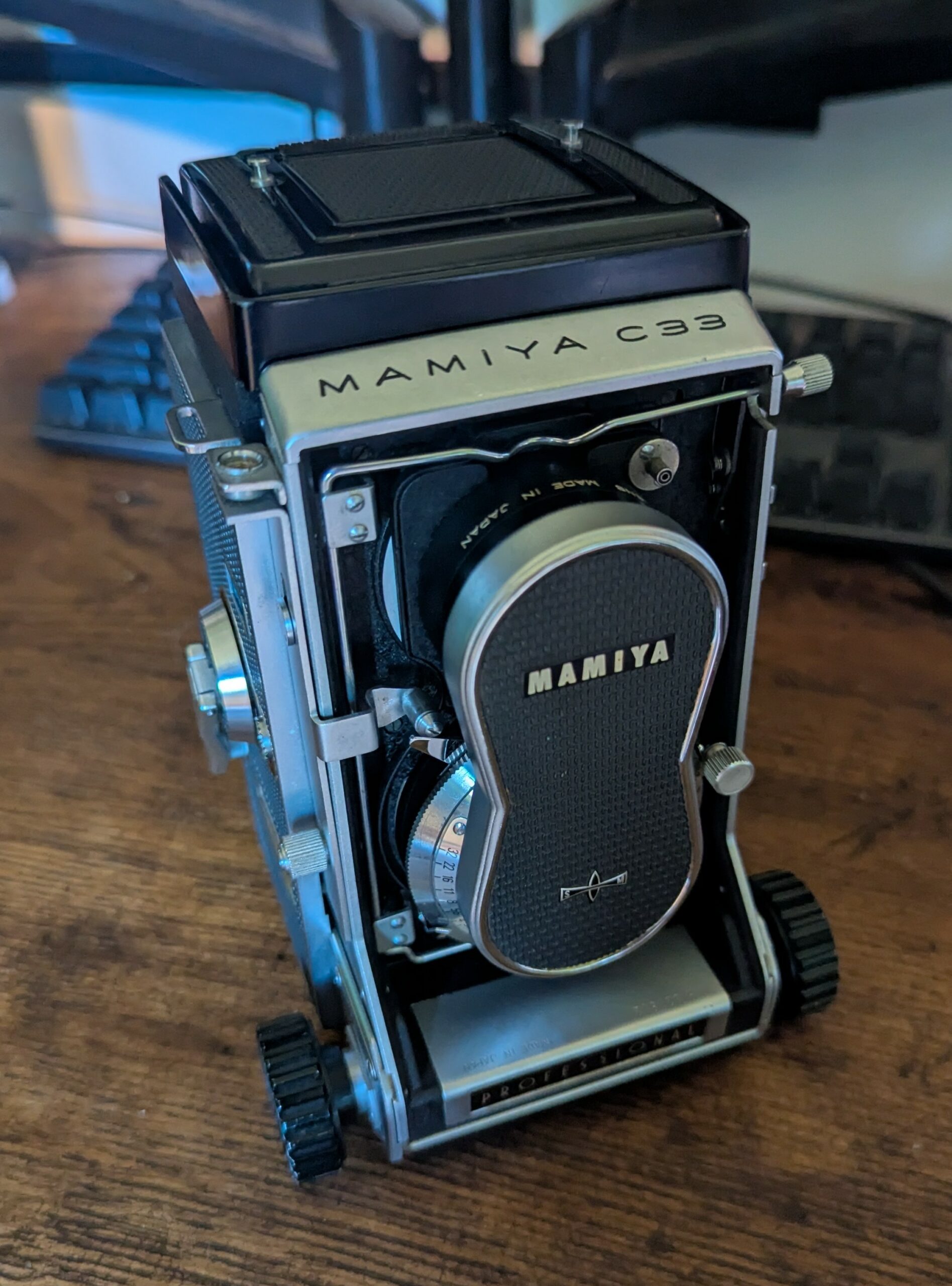 I got a new old camera: The Mamiya C33 - Patrick Reed Photography