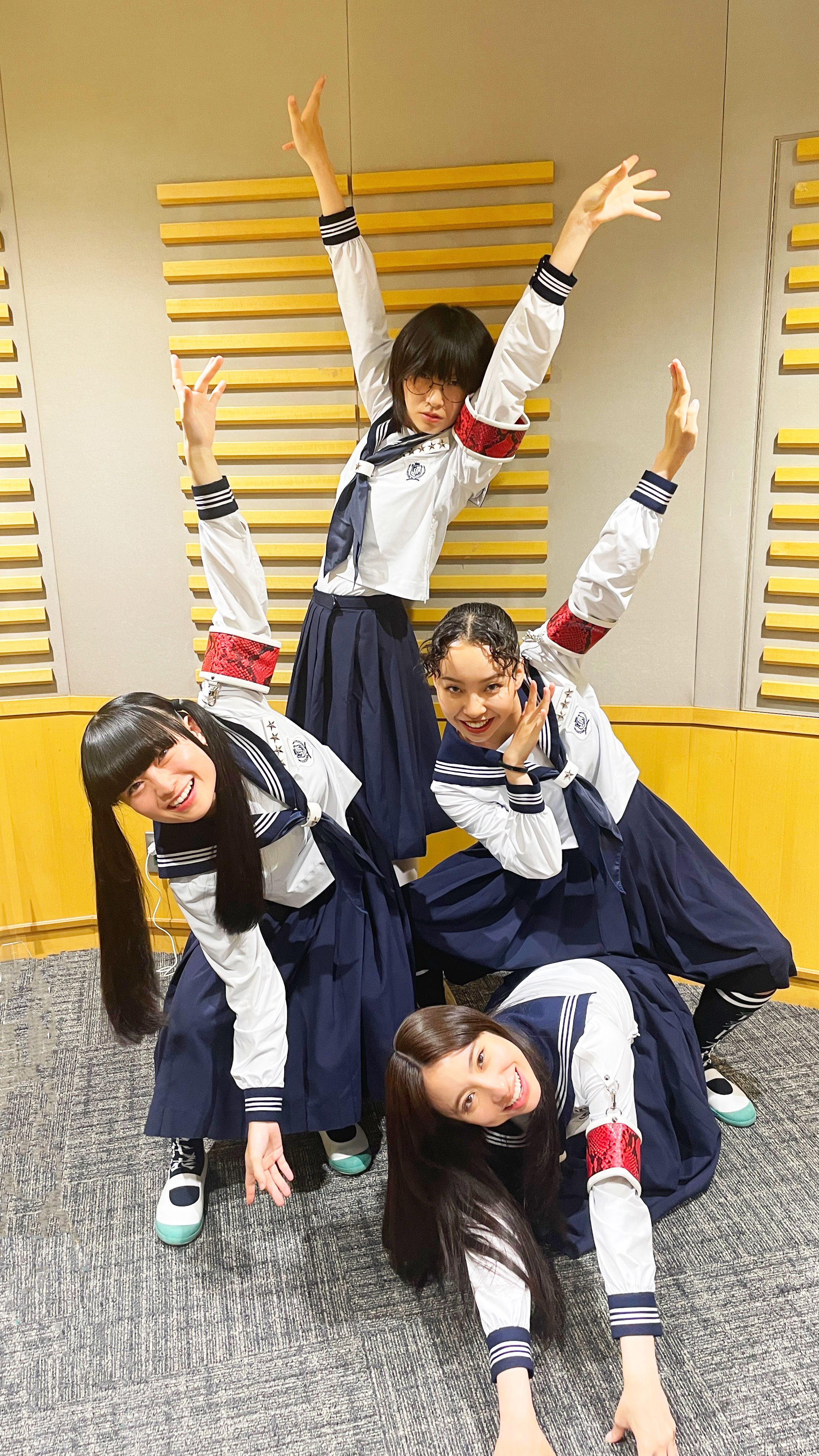 YAMAさん用 新しい学校のリーダーズ ジャージ 上下 L イイ感じ、New