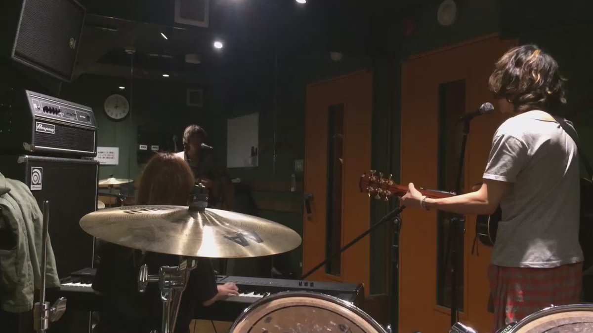 ごらんよ。 Amelieのみっくと私がデュエットしてるよ。 私、澁谷逆太郎