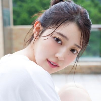 乃木坂46 阪口珠美1st写真集『青いバラ』【公式】大好評発売中