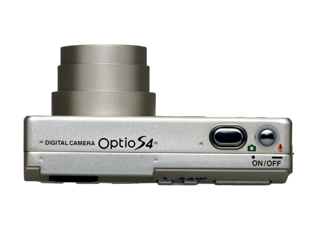 ペンタックス、400万画素になった光学3倍名刺サイズ「オプティオS4」