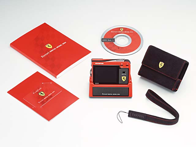 オリンパス、AZ-1ベースのフェラーリ仕様デジカメ第2弾