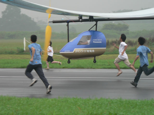 パナソニック、オキシライド乾電池による有人飛行に成功