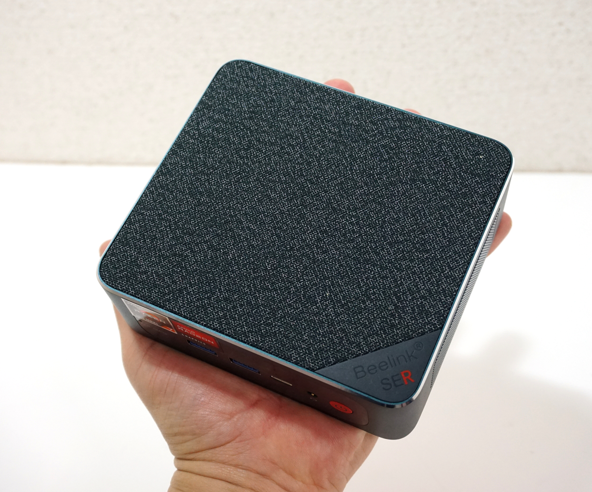 Hothotレビュー】Ryzen 7 7735HS搭載小型PC「Beelink SER6 Pro」。PC