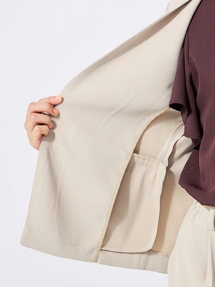 ベージュ バックサテンジョーゼット ノーカラージャケット | P.S.FA