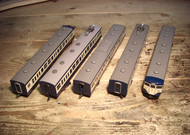 カツミ 111系 横須賀線色3ドアー 入線。 : ダマタカの鉄道模型工作