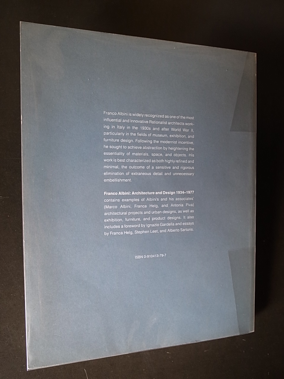 FRANCO ALBINI ARCHITECTURE AND DESIGN 1934-1977 / Stephen Leet