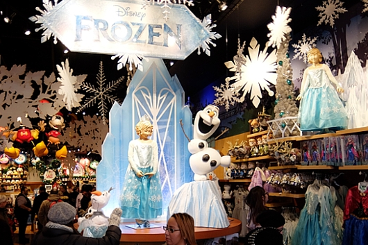 クリスマス前のNYのディズニー・ストアに行ってみました
