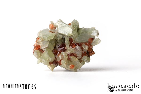 ダイオプサイドwithガーネット原石（イタリア産） : 石の音