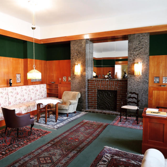 アドルフ・ロースが最晩年に手がけたインテリアデザイン : 日曜