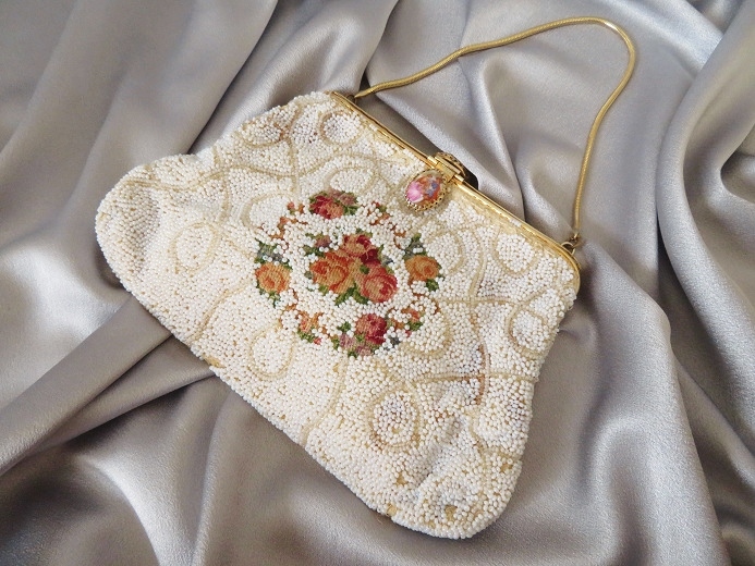 プチポワンとビーズ刺繍のバッグ : 友くんのパリ蚤の市散歩