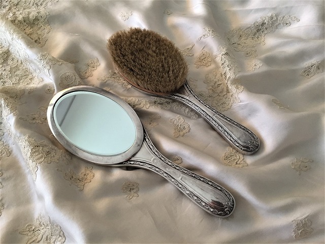 シルバープレート手鏡とヘアブラシのセット6 : スペイン・バルセロナ