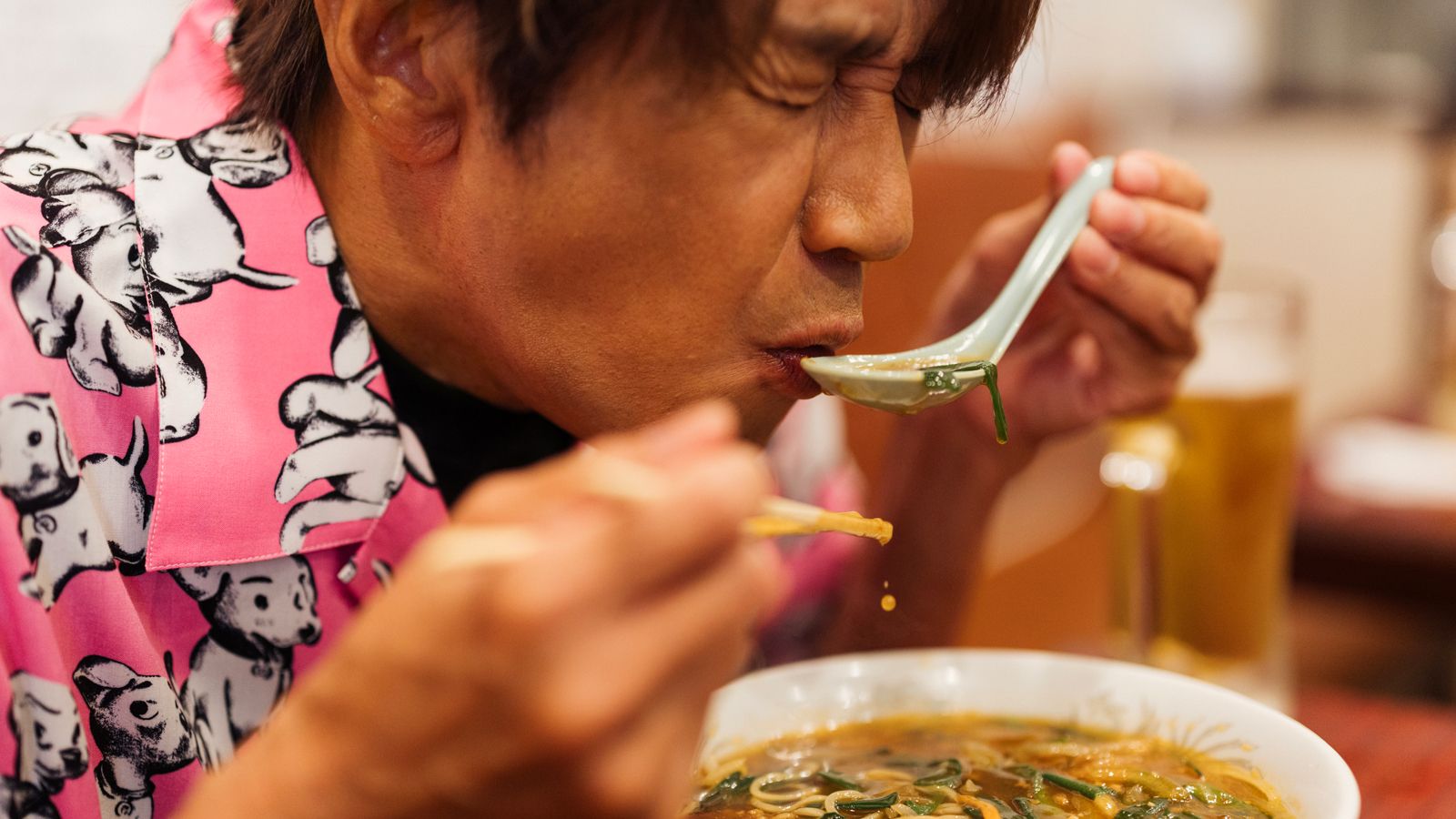 桜中学の同窓会は「中華飯店 一番」で決まり!? 絶品中華を食べながら