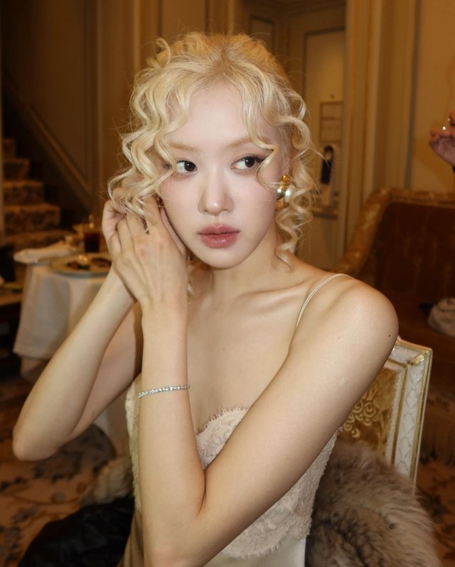 BLACKPINKロゼ、話題曲「APT.」発売日はリサと長電話してた