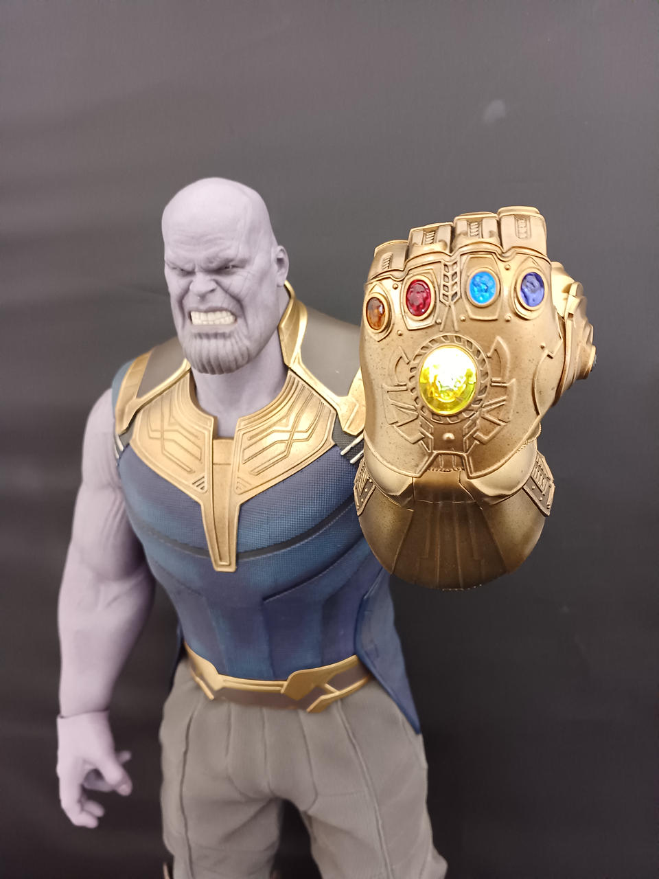HOTTOYS|サノス アベンジャーズインフィニティウォー|【ハードオフ公式