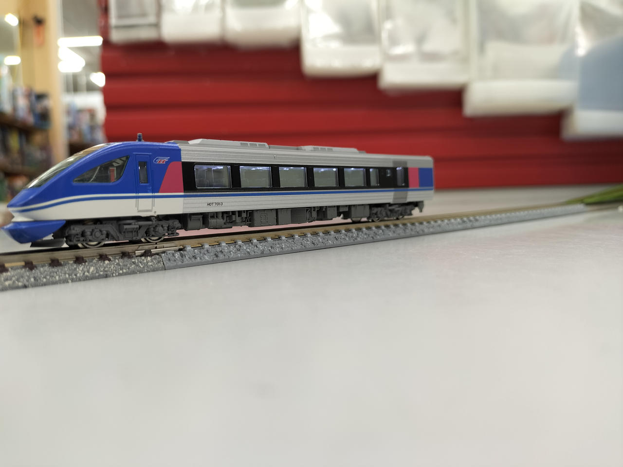 カトー(KATO)|智頭急行HOT7000系スーパーはくと6両|【ハードオフ公式