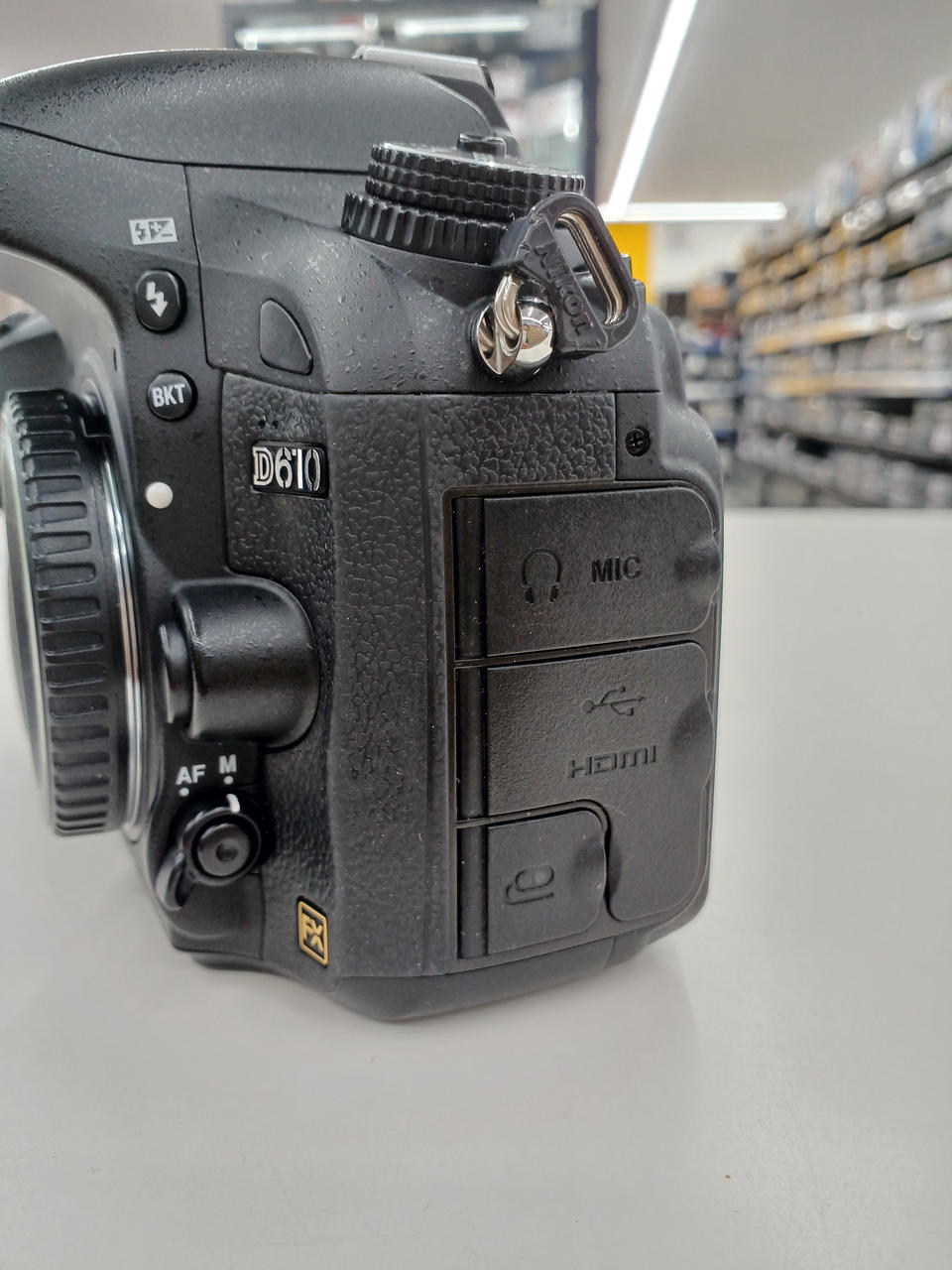 ニコン(NIKON)|デジタル一眼レフ|【ハードオフ公式通販】オフモール