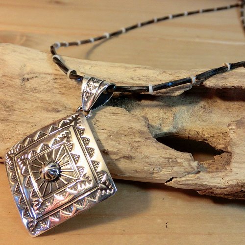 ナバホ族：スタンプワーク ペンダント トップ - PINE☆FIELD（パイン