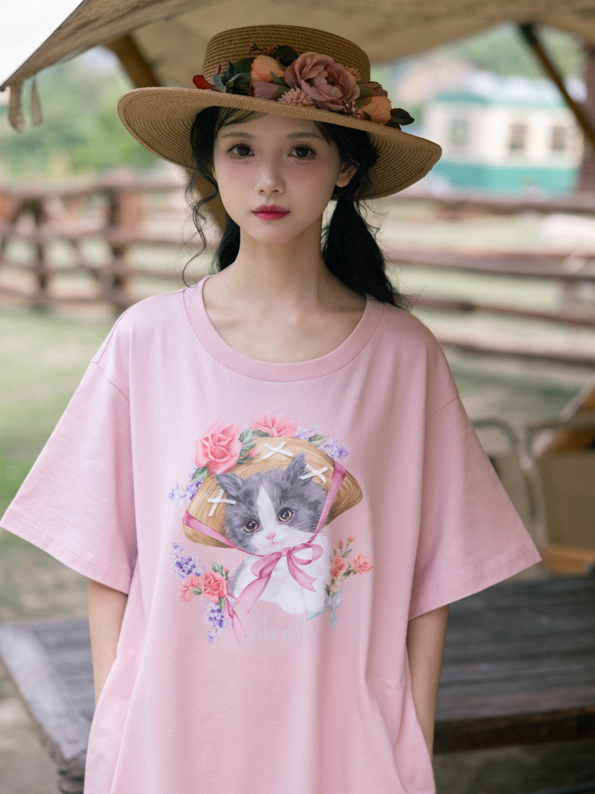 alcali×猫梓子 (ネココ)】コラボミウTワンピース｜ピンクハウス