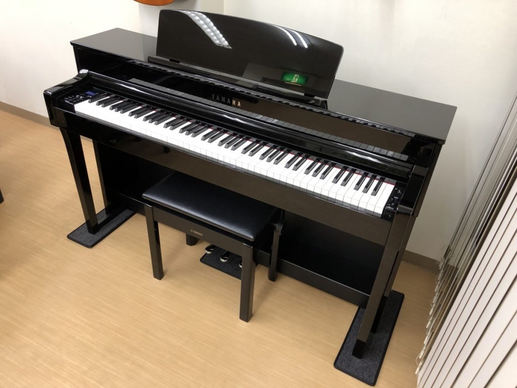 YAMAHA CLP-645PE 2017年製 中古 電子ピアノ 椅子付き 黒 鏡面艶出し