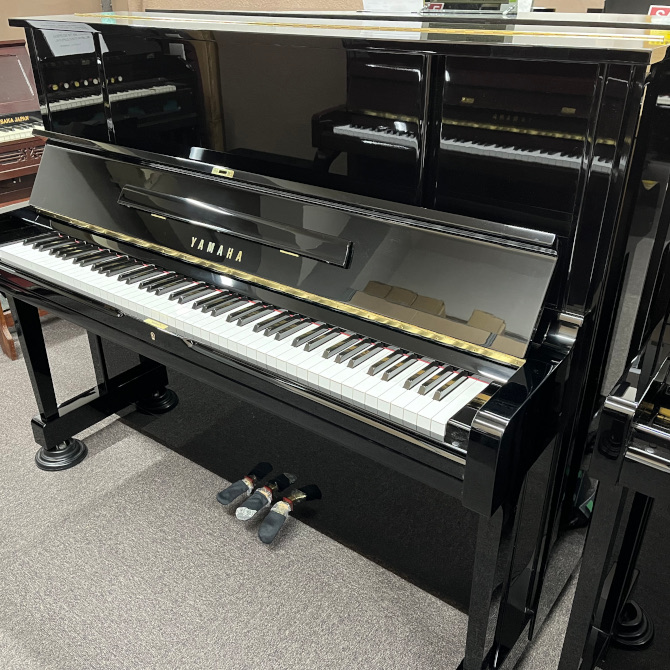 中古》UX1 ヤマハアップライトピアノ | ご成約済み商品 | 大阪・本町の