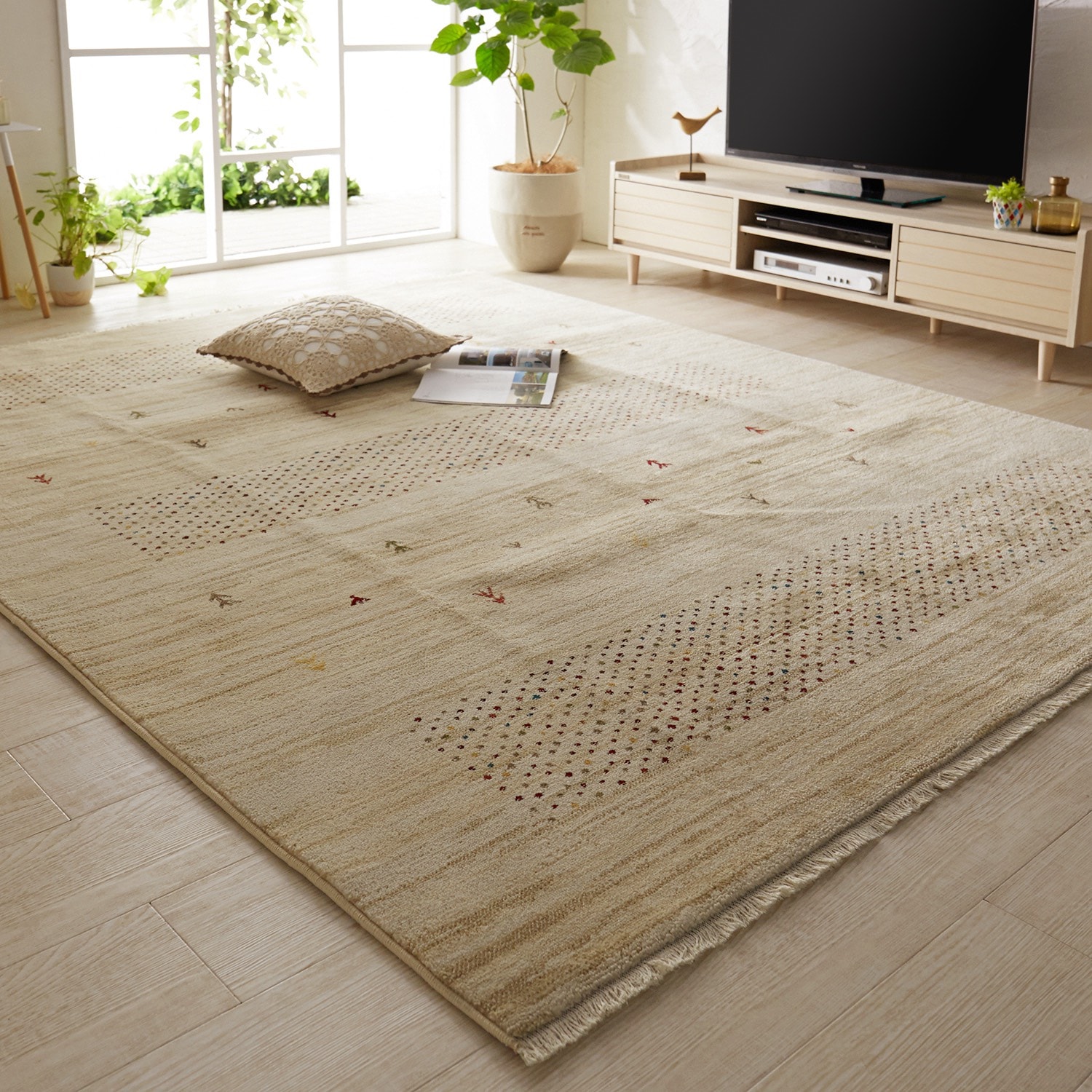 ギャッベ風シンプルデザインの折りたためるウィルトン織ラグ（ラグ