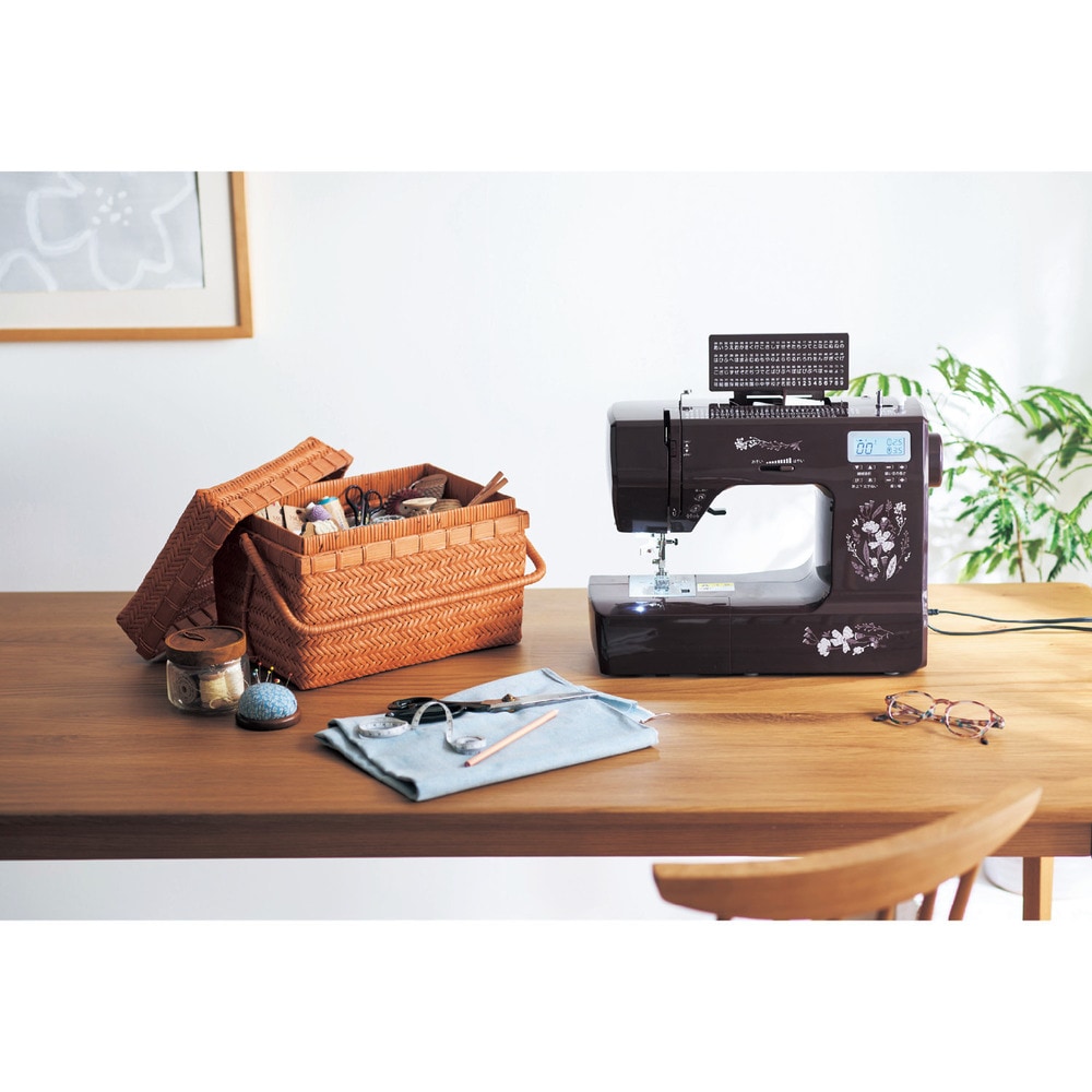文字縫い・刺繍・絵文字まで縫えるフラワー柄のコンピュータミシン