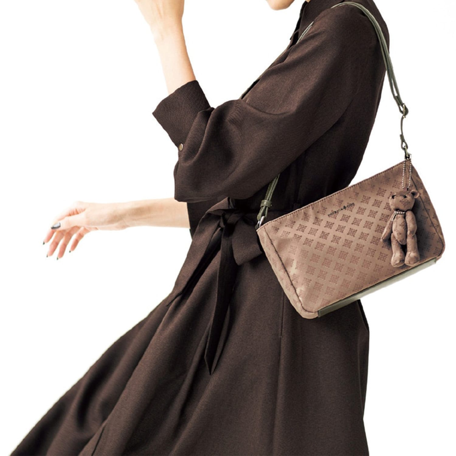 くまチャーム付きジャカード柄ショルダーバッグ(パトリックコックス