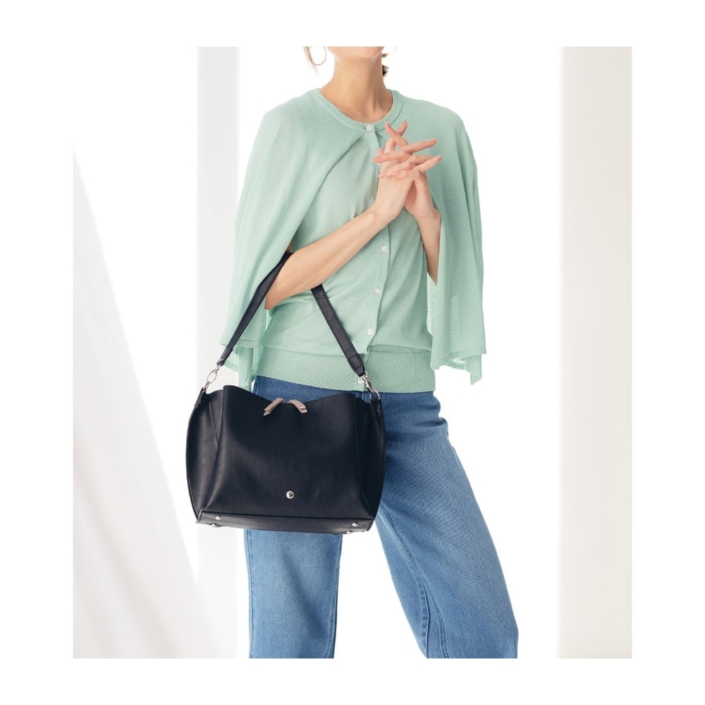 2月19日再値下げ】 外ポケットが充実したショルダーバッグ(2WAY