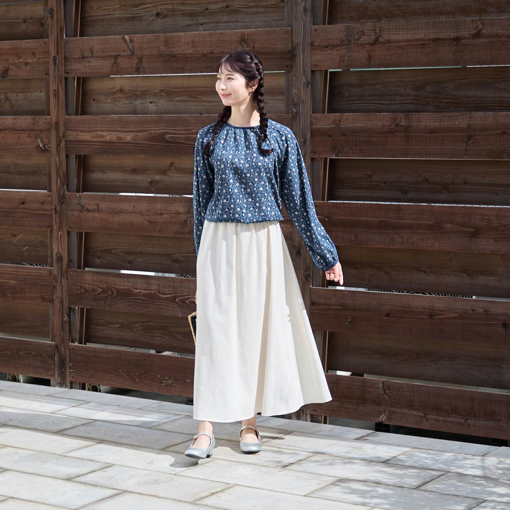 ジョーゼットの総柄トップス／英国ののどかな庭 「ミニラボ」(ミニラボ