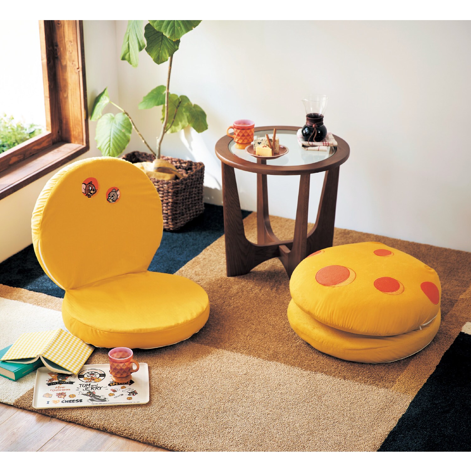 スリップ防止加工付きのトレイ「トムとジェリー」(トムとジェリー/TOM