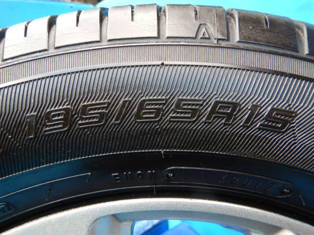 ノア、VOXY、セレナなどに装着できる15インチ入庫です！ Exceeder