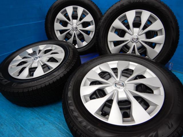 セレナ純正スチールホイールのスタッドレスタイヤ付きセット入庫です