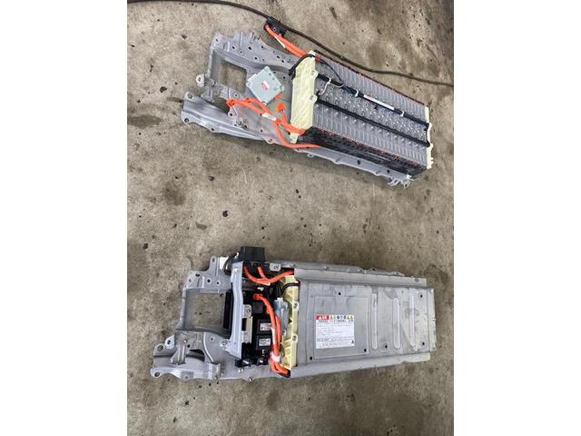 トヨタ プリウスα ハイブリッドバッテリー交換 ボルテージセンサー交換