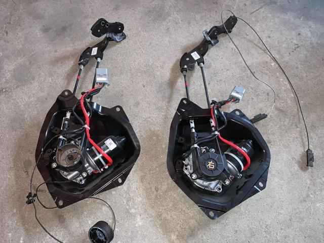 日産 セレナ 右側パワースライドドアのモーター交換｜グーネットピット