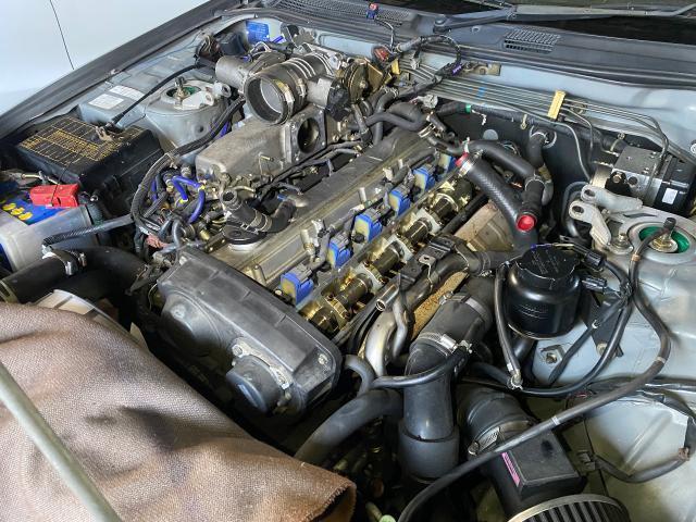 日産スカイライン オイル漏れ修理 タペットカバーパッキン交換 ER34