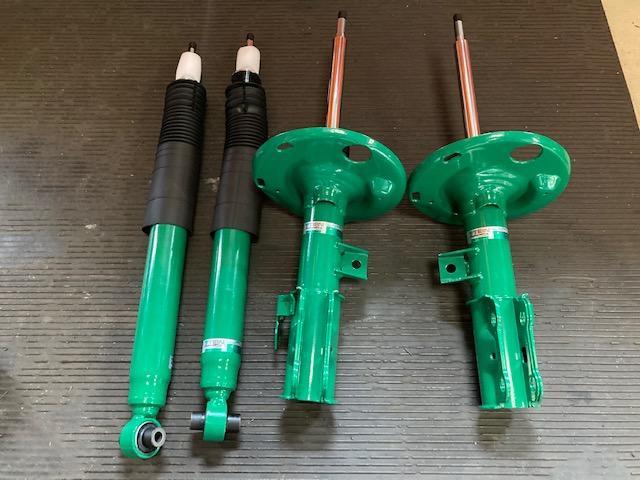 ZVW40 プリウスα ショックアブソーバー交換 足回りリフレッシュ