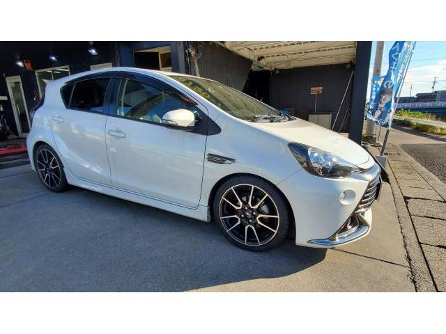 トヨタ アクアG's 17ｲﾝﾁ4本 タイヤ交換作業｜グーネットピット