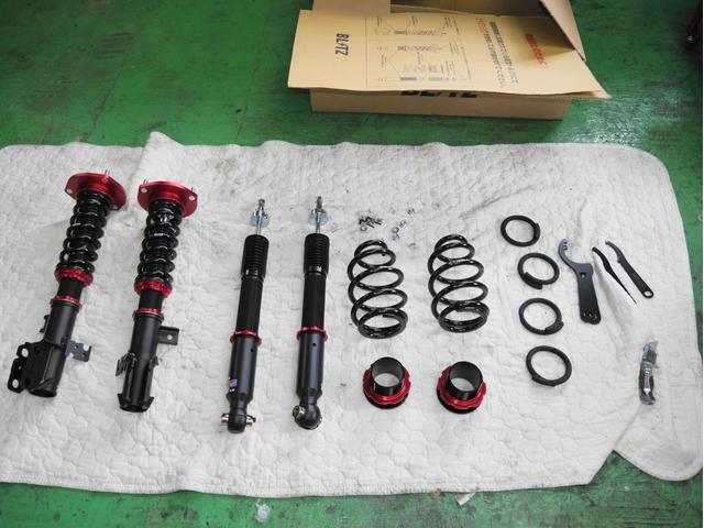 ZRR80W ヴォクシー 車高調取付け｜グーネットピット