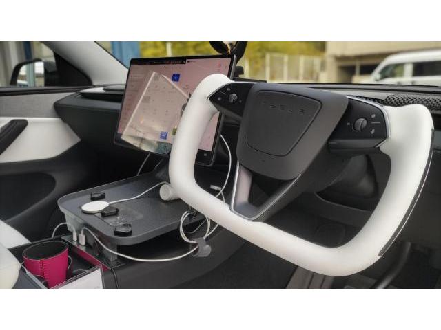 ヨークステアリング取り付け】テスラ モデルY ジュニパー Juniper