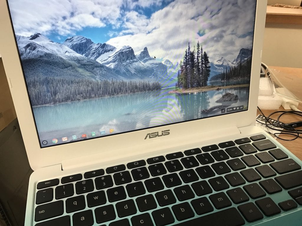 Chromebookの液晶画面が割れた場合は修理が安価か？これは難しい質問