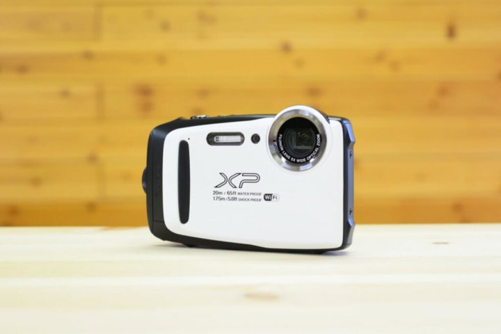 防水カメラFUJIFILM FinePix XP130を前機種やライバル機と比較しながら