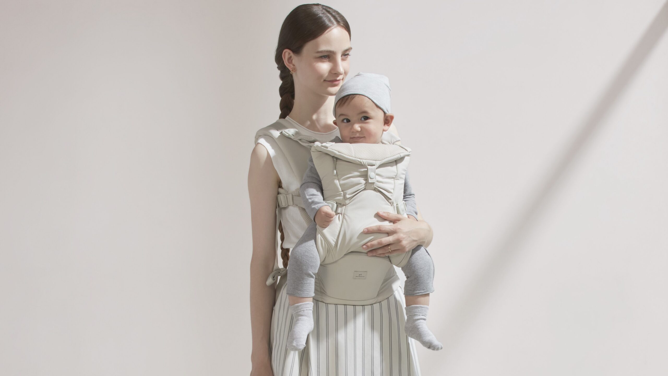 ベビー用品・抱っこひもブランド「Pittoresk」｜育児にも自分のスタイルを