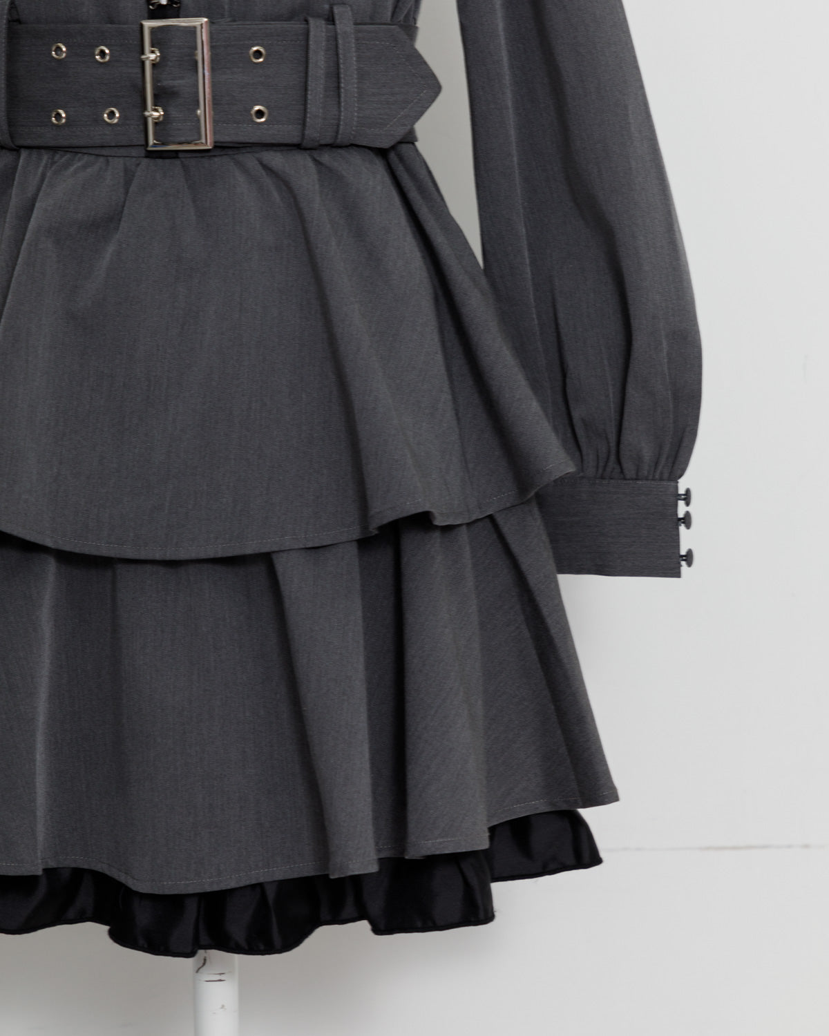 フロントホックティアードミニワンピース – pium